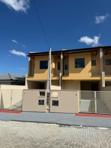 Sobrado para Venda em São José, Forquilhas, 2 dormitórios, 2 suítes, 1 banheiro, 2 vagas