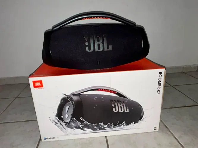 BOMBOX 3
