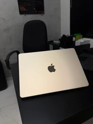 Macbook M2 8Gb ram
