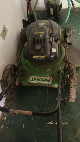 Maquina de cortar grama