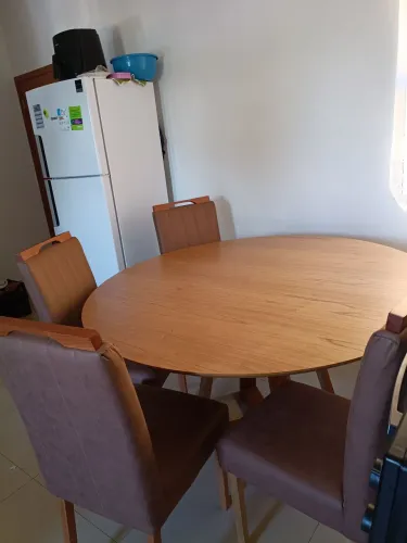 Conjunto mesa jantar lindíssima. Vendo Urgente!