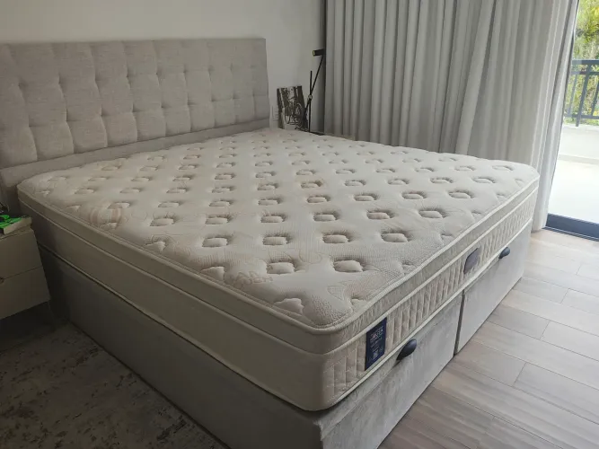 Cama box casal (baú) king (2x1,98) novo, colchão Giorgia USA