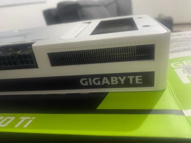 RTX 3060Ti GIGABYTE VISION OC 8GB