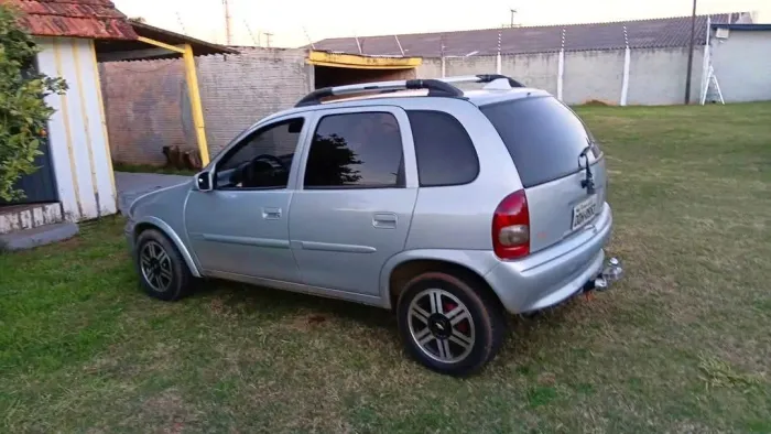 Chevrolet Corsa Sedan Super Milenium 1.0 MPFI 16V 2001