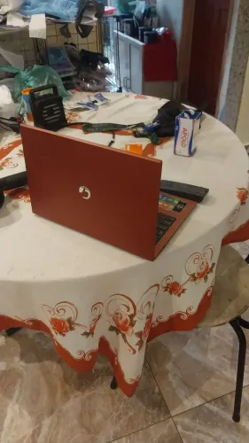 Vendo notebook positivo motion Plus Red, 4gb de memória, 64 Gb armazenamento(carregador)