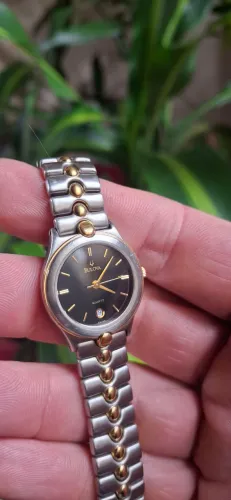Belíssimo relógio Bulova Quartz Feminino todo original