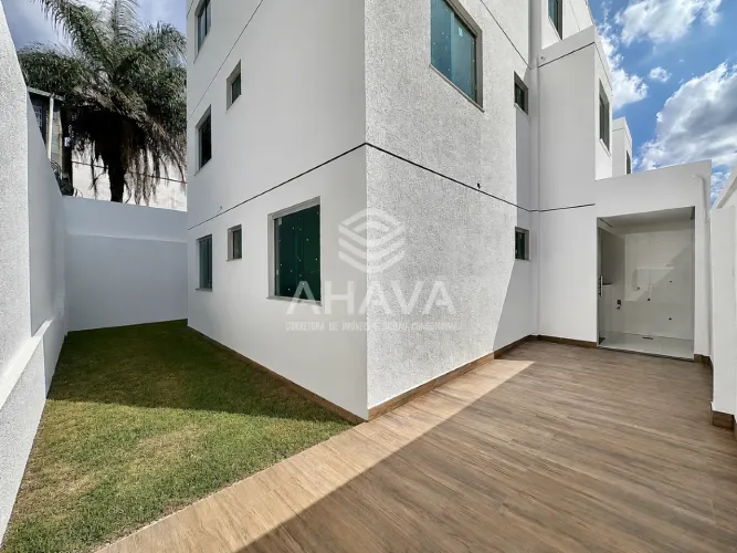 Área Privativa com 2 Quartos 110 m², 1 Vaga, Bairro Candelaria, próximo a Avenida Elias An