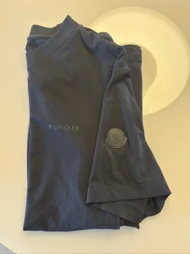 Vendo blusa Moncler