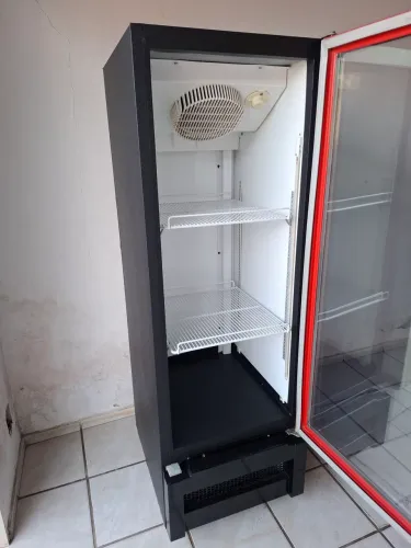 Espositor de bebidas metalfrio 250 lts