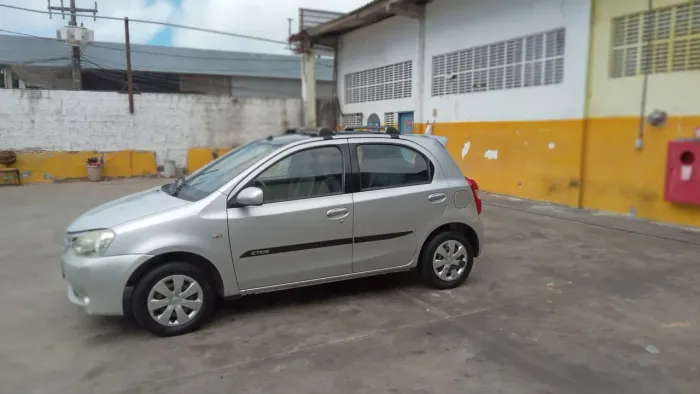 Toyota Etios XS 1.3 Flex 16V 5P Mec. 2013