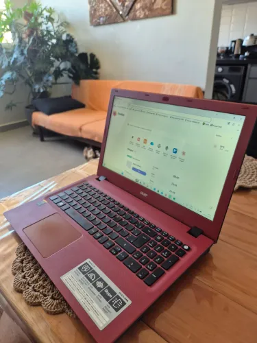 Notebook Acer Aspire E15 - Core i3 / SSD 480GB / Rápido e Muito Conservado