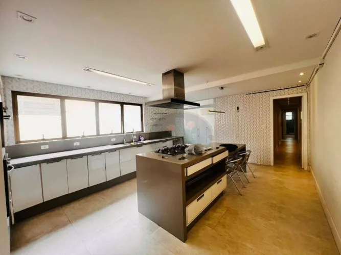 Linda casa Embaré com piscina, venda ou locação, Santos-SP