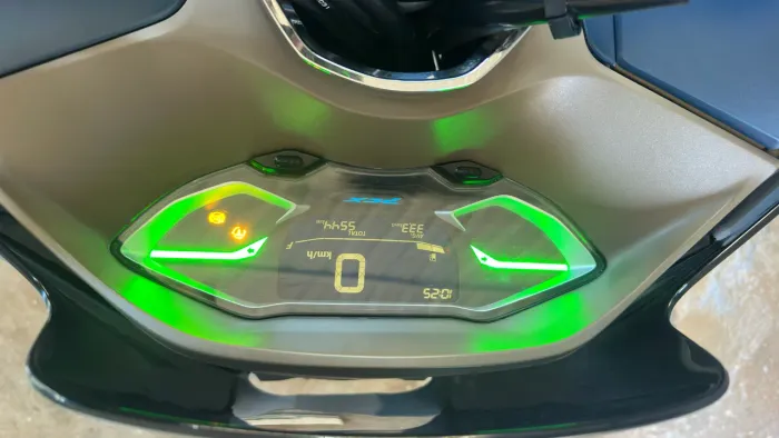 Pcx dlx 2023