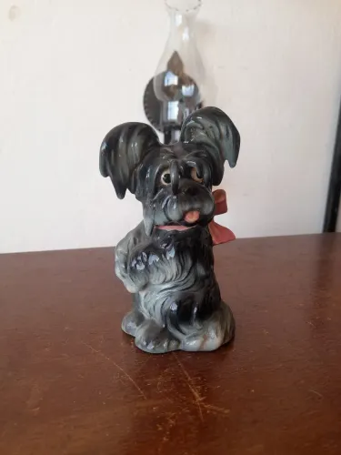 Cachorro de porcelana para decoração feito no Japão