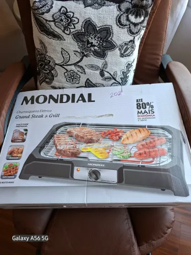 Churrasqueira Grill elétrica 110V Mondial , nova sem uso na caixa;