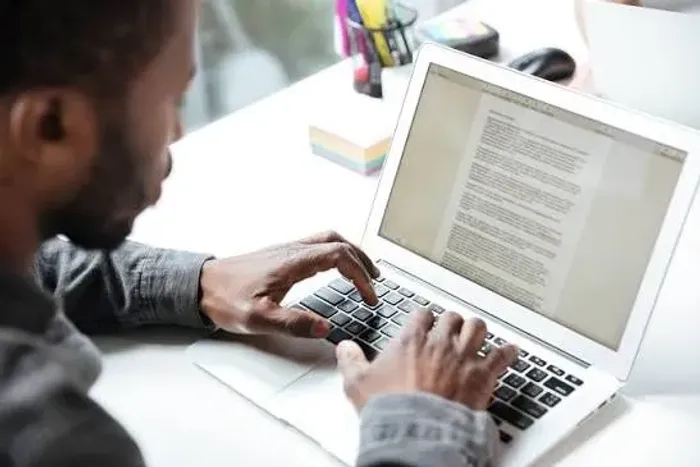 REVISÃO DE TEXTOS E PARAGRAFOS, EDIÇÃO SERVIÇOS FREELANCER