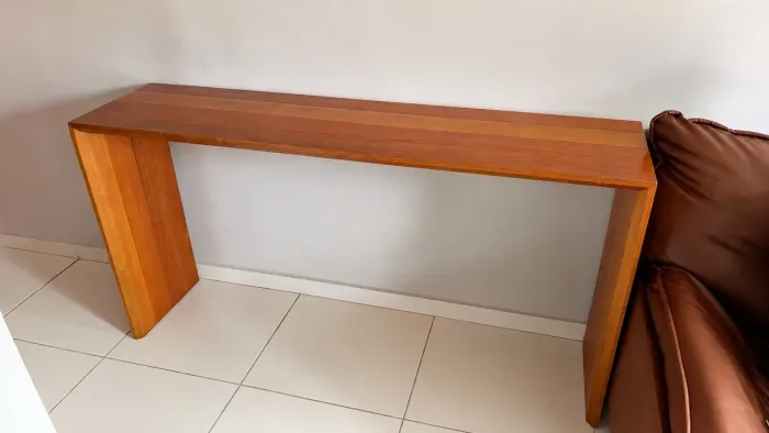 Mesa / Bancada / Aparador - Jequitibá