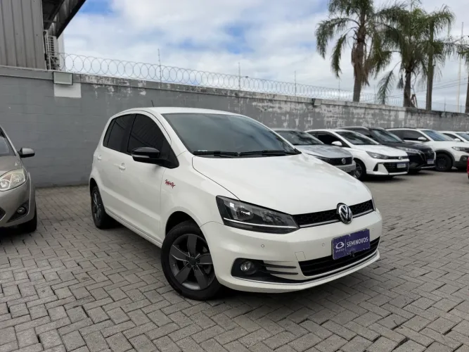 Volkswagen Fox Rock IN RIO 1.6 MI Total Flex 8V 5P 2016