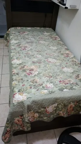 Vende se cama de solteiro + colchão