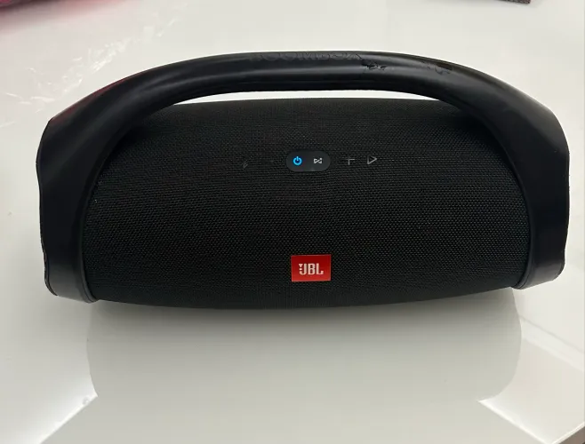 JBL BOMBOX 1 POUCO USADA