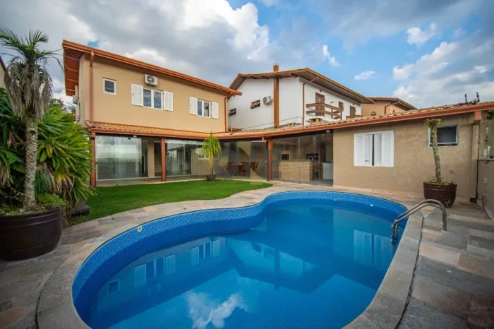 Casa com 4 dormitórios, sendo 4 suítes para venda ou locação - Granja Viana - Cotia - SP