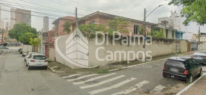 Casa de esquina para venda na Vila Monumento com uso residencial ou comercial