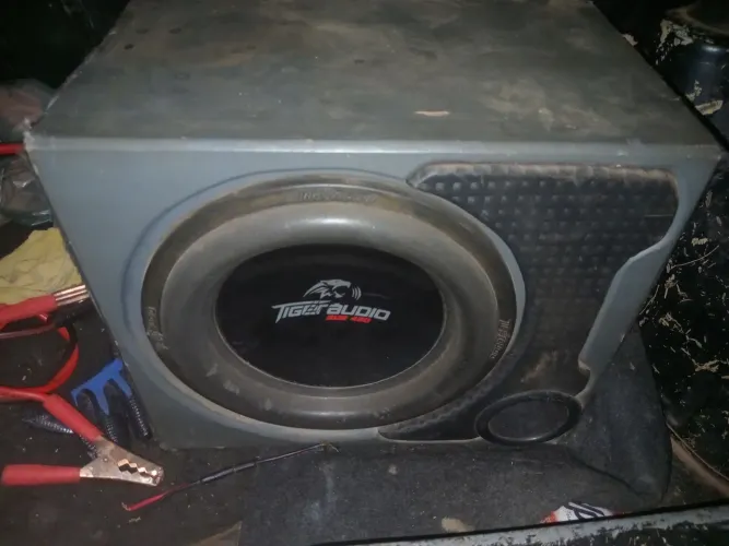 Caixa de grave 12" e par de 6995.