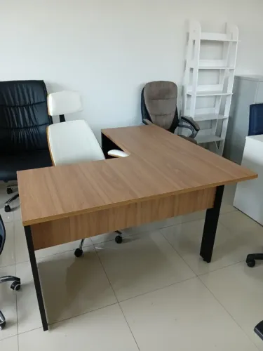 Mesa em L Tampo Único - Estação de Trabalho Tampo Único - Mesa em MDF