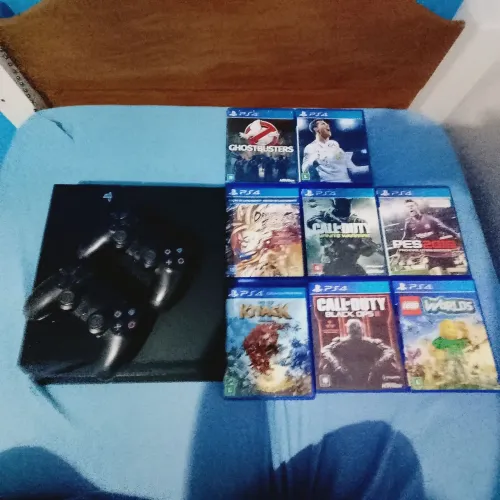 Ps4 fat 1tb com 2 controles e 8 jogos chamar no chat