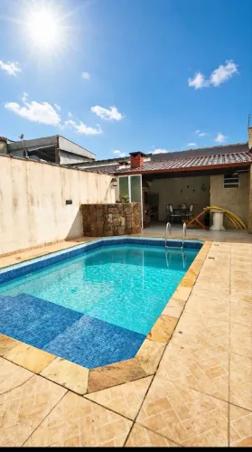 Casa com piscina tupi