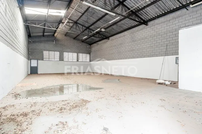 Galpão comercial à venda no bairro Pacaembú em Piracicaba