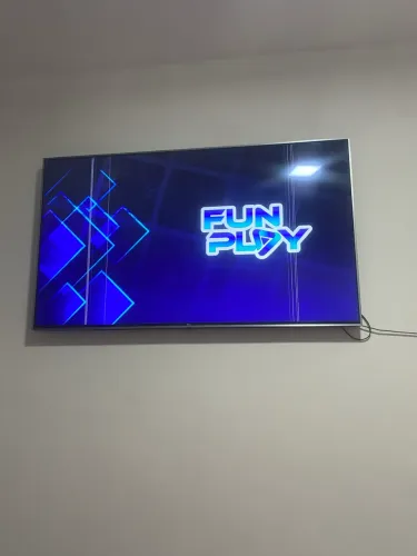 Televisão 55 polegadas com essas linhas na tela