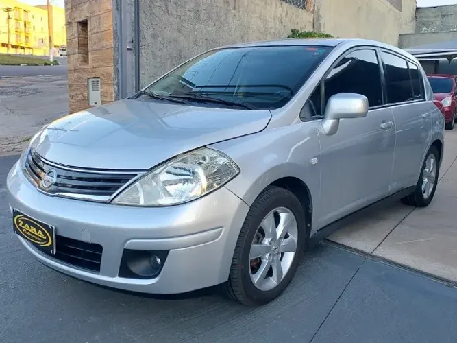 Nissan Tiida SL 1.8/1.8 Flex 16V Aut. 2011