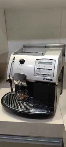 Máquina de café expresso Saeco