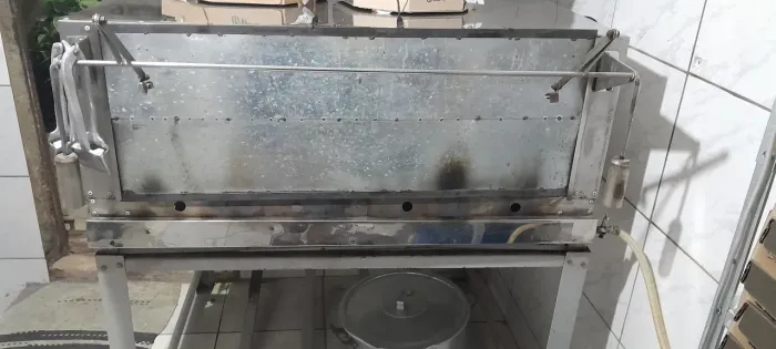 Vendo forno a gás para pizza e pães etc.