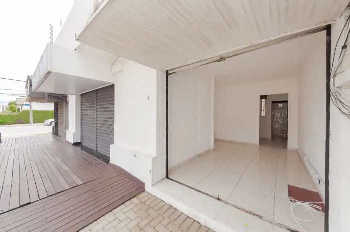 Loja comercial no Hugo Lange em Curitiba