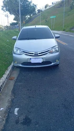 Toyota Etios Platinum Sed. 1.5 Flex 16V 4P Mec. 2015