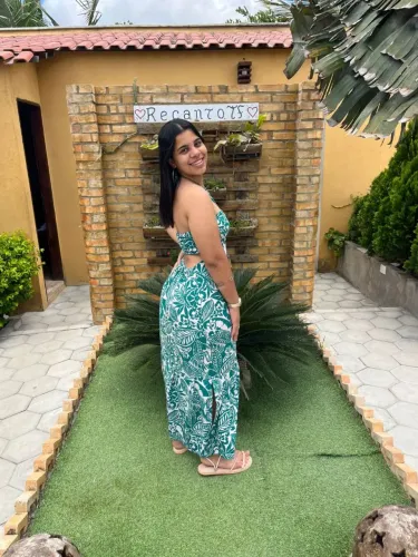 Estou a procura de um emprego como babá ou cuidadora?