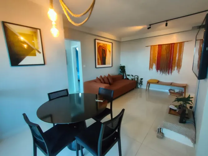 Apartamento mobiliado na primeira quadra da praia de Atalaia 