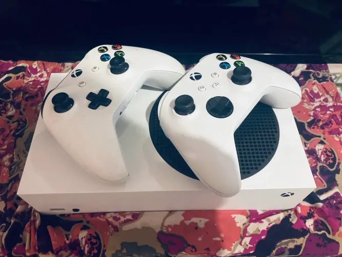 Xbox Séries s 14 jogos,leia a descrição