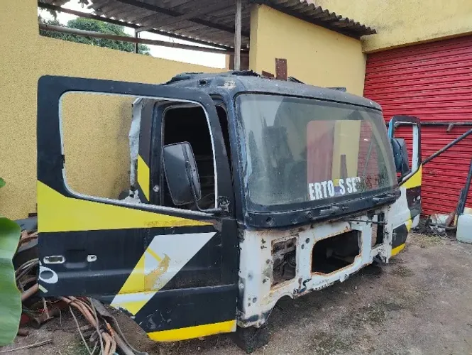 Cabine Atego Mercedes Benz