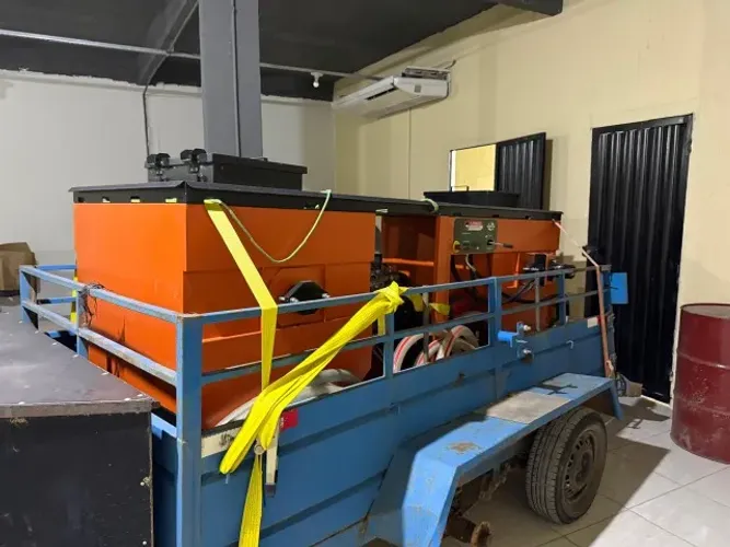Equipamento de HIDROSSEMEADURA COM TRITURADOR