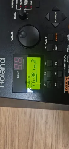 Pedaleira Roland VG-88