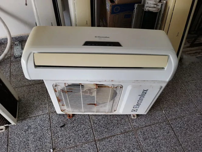 Ar condicionado 9 btus com instalação e material incluso 