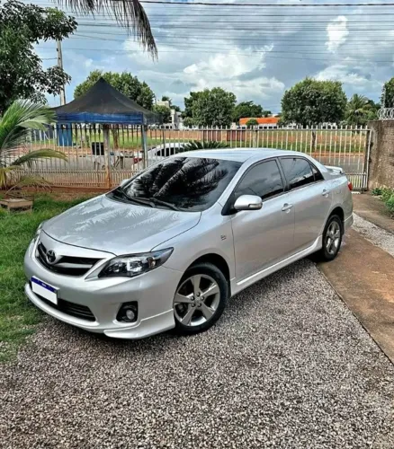 Toyota Corolla Altis 2.0 Flex 16V Aut. 2010