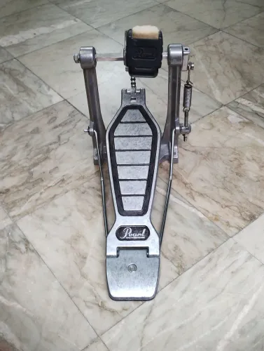 Pedal Pearl P102 usado em perfeito estado 