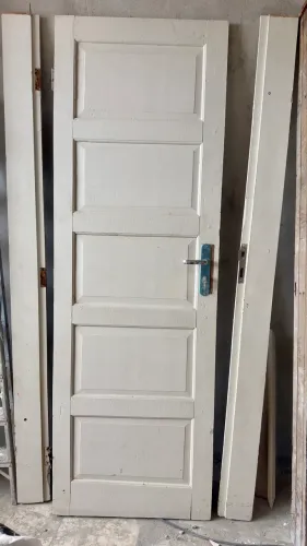 Porta de Madeira Branca c/ Fechadura (Completa) - Metragem: 2,07 de altura x 70 de largura