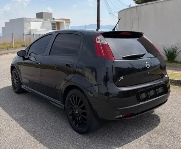 Fiat Punto Sporting 1.8 Flex 8v/16v 5P 2010