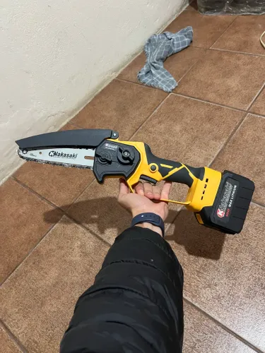 Motoserra podador de galhos NAKASAKI com extensor a Bateria