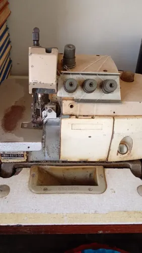 Máquina de costura interlock